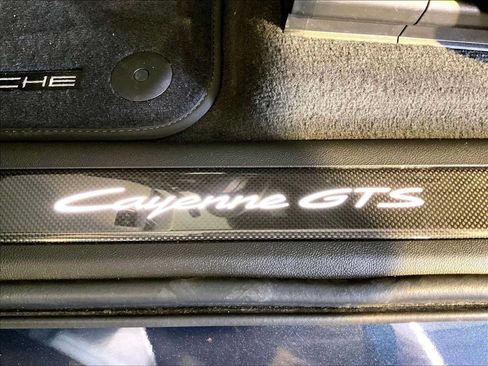 Used 2026 Porsche Cayenne GTS AWD/4WD image 19