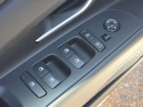New 2026 Hyundai Elantra Limited FWD image 25