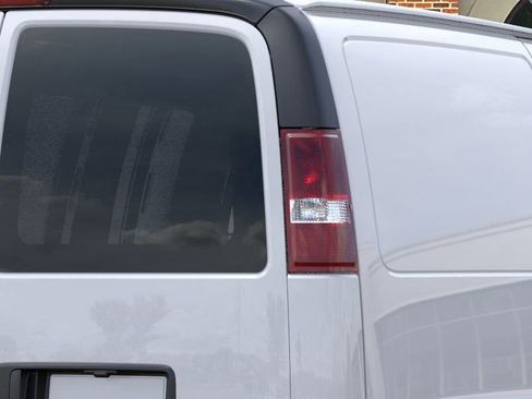 New 2026 Chevrolet Express 2500 image 11