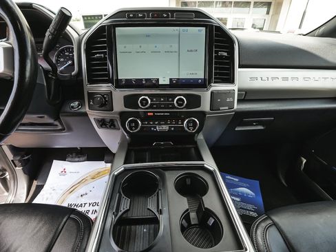 Used 2022 Ford F250 Lariat w/ Lariat Ultimate Package AWD/4WD image 29