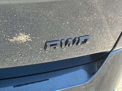 Certified 2023 Chevrolet Traverse Premier w/ Redline Edition image 8