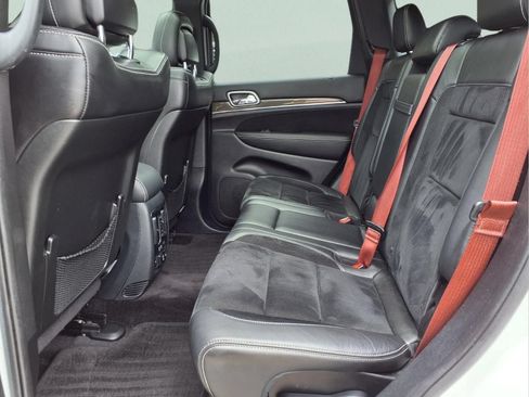Used 2017 Jeep Grand Cherokee SRT AWD/4WD image 11