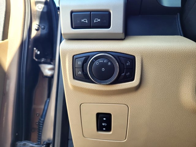 Used 2015 Ford F150 Lariat w/ Equipment Group 502A Luxury AWD/4WD image 15