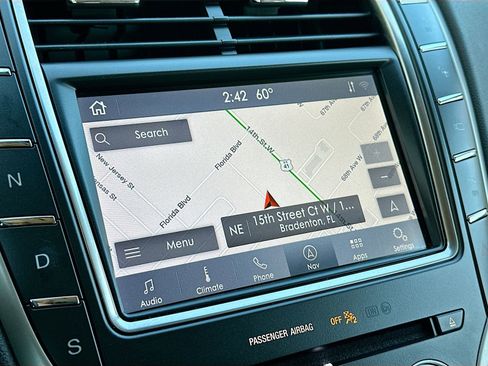 Used 2020 Lincoln Nautilus Reserve w/ Equipment Group 201A image 13