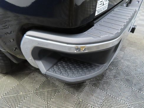 Used 2024 GMC Sierra 1500 SLT w/ SLT Convenience Package image 38