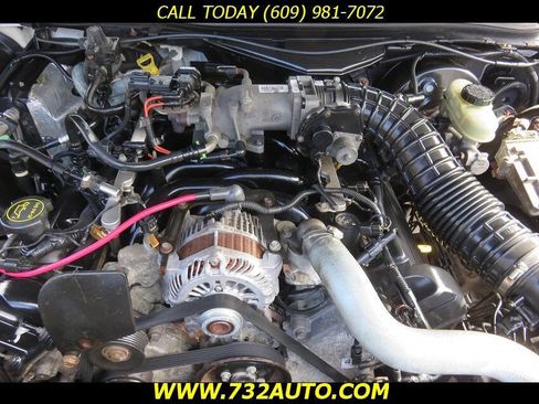 Used 2005 Ford Crown Victoria Police Interceptor RWD image 30