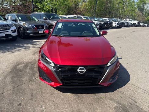 New 2026 Nissan Altima 2.5 SV FWD image 9