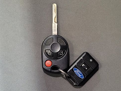 Used 2015 Ford Escape SE FWD image 32