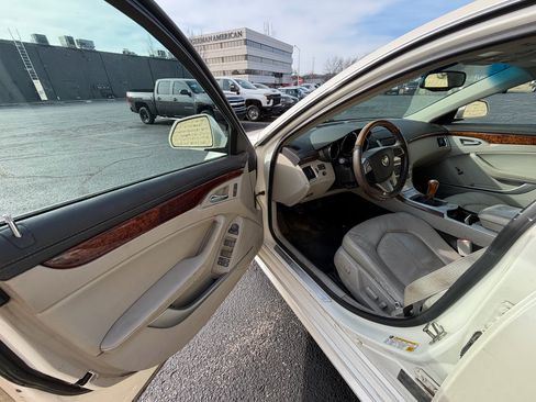 Used 2010 Cadillac CTS Luxury image 7