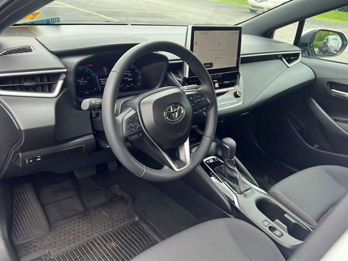Used 2026 Toyota Corolla SE w/ SE Package FWD image 4