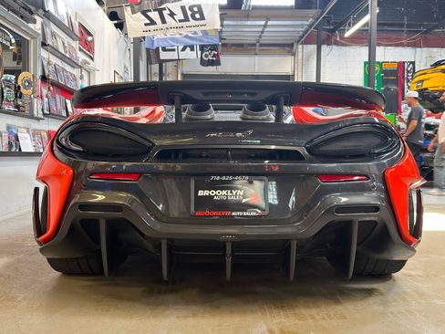 Used 2020 McLaren 600LT Spider RWD image 8