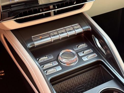 New 2026 Lincoln Nautilus Premier w/ Equipment Group 102A AWD/4WD image 29