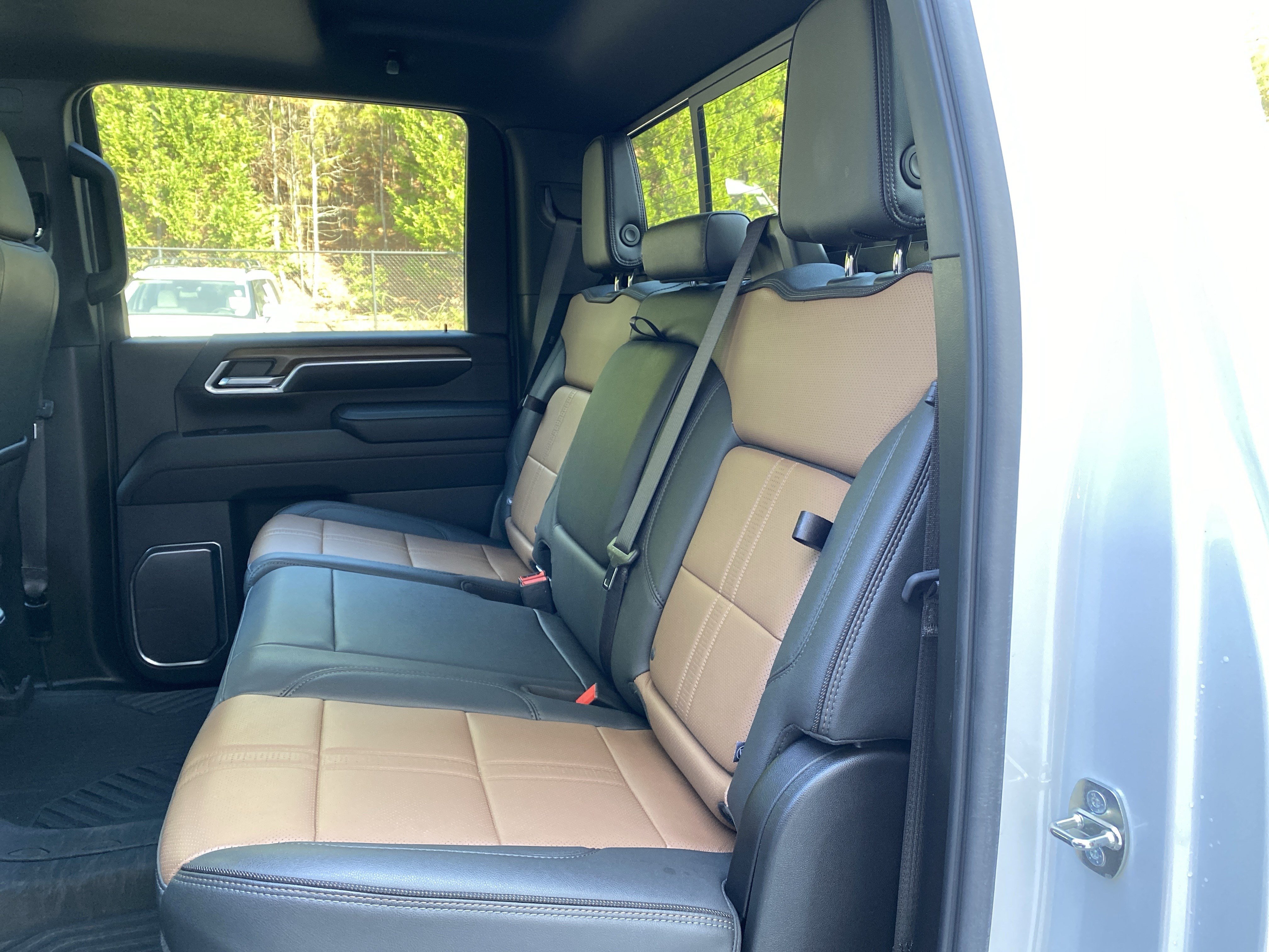 Used 2024 Chevrolet Silverado 2500 High Country w/ High Country Premium Package AWD/4WD image 42