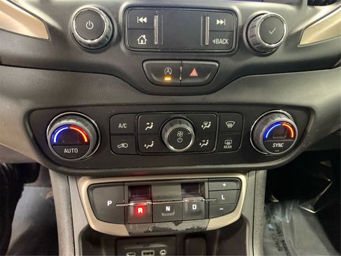 Used 2022 GMC Terrain Denali image 27