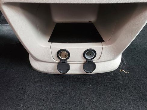 Used 2019 Dodge Grand Caravan SE FWD image 23