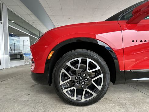 Used 2023 Chevrolet Blazer RS w/ Driver Confidence II Package FWD image 32
