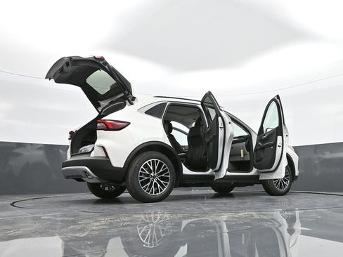 New 2025 Ford Escape SE image 51