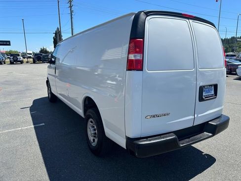 Used 2023 Chevrolet Express 2500 Extended w/ Driver Convenience Package RWD image 4