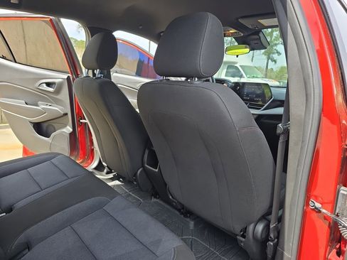 Used 2024 Chevrolet Trax RS image 11