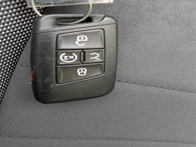 Certified 2023 Volkswagen Taos SE w/ Panoramic Sunroof Package FWD image 40