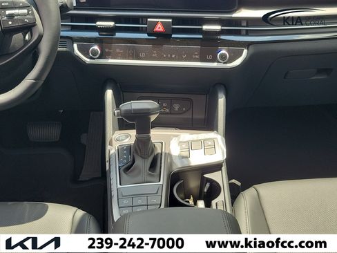 New 2026 Kia Sportage EX FWD image 19