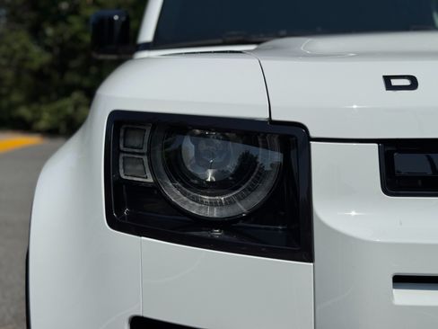Used 2023 Land Rover Defender 110 X-Dynamic SE AWD/4WD image 19