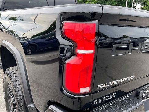 Used 2025 Chevrolet Silverado 2500 ZR2 w/ LPO, Dark Essentials Package AWD/4WD image 38