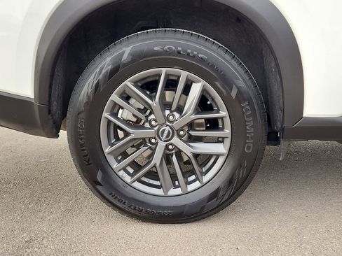 Used 2024 Nissan Rogue S image 12