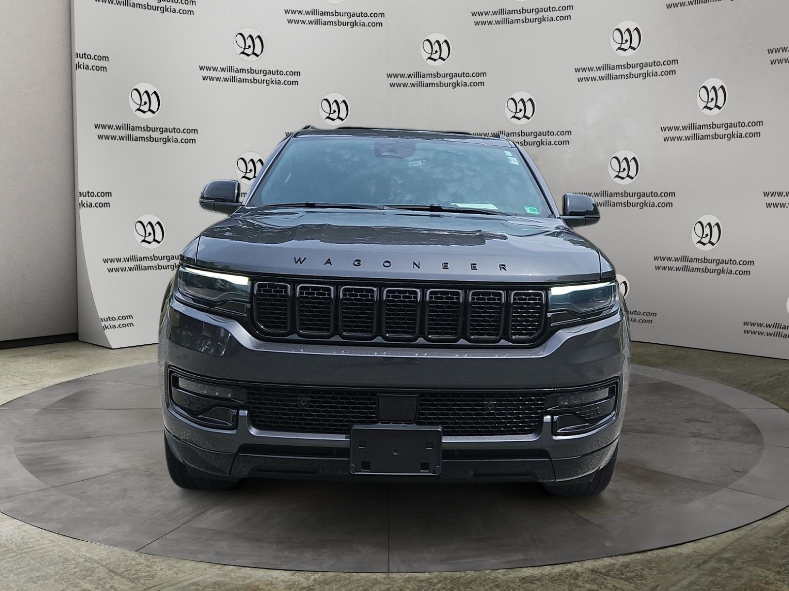 Used 2023 Jeep Wagoneer Series II AWD/4WD image 8