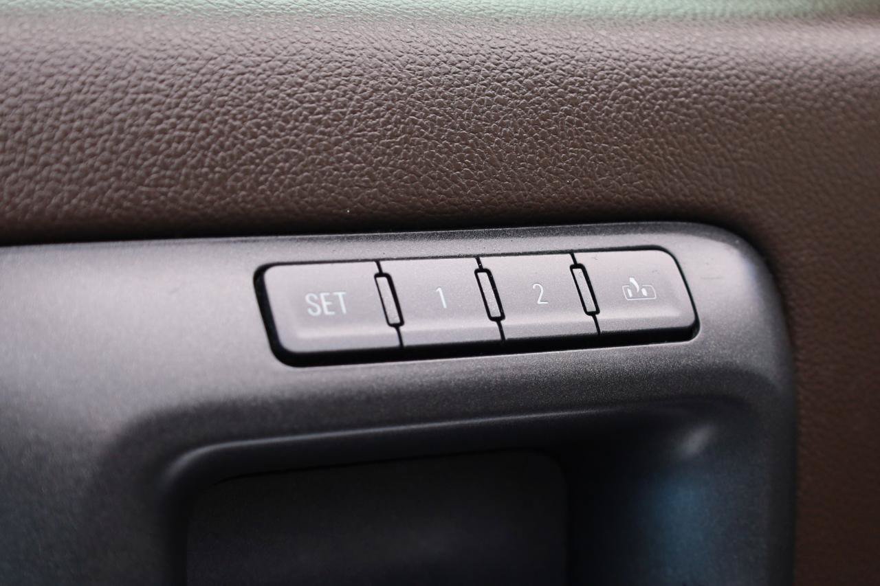 Used 2016 Chevrolet Silverado 2500 High Country w/ Duramax Plus Package AWD/4WD image 6