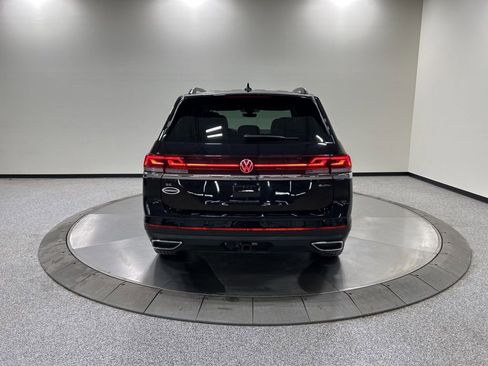 Used 2025 Volkswagen Atlas SE AWD/4WD image 7
