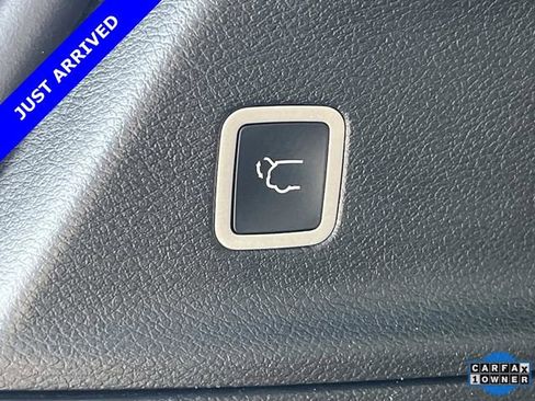 Certified 2023 Chrysler Pacifica Pinnacle FWD image 14