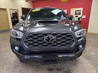 Used 2023 Toyota Tacoma TRD Sport w/ Black Out Package (TMS) video 2