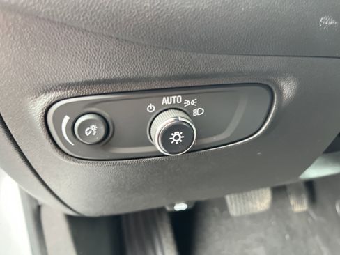 Used 2023 Chevrolet Equinox LT w/ LPO, Floor Liner Package image 39