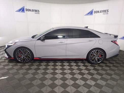Used 2023 Hyundai Elantra N image 2
