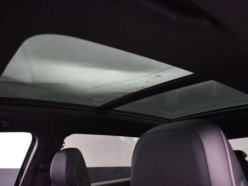 Used 2023 Volkswagen Tiguan SE R-Line image 32