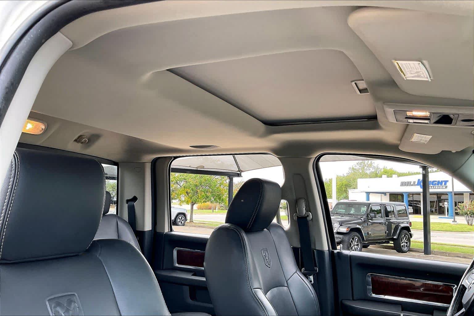 Used 2010 Dodge Ram 2500 Truck Laramie w/ Protection Group AWD/4WD image 13