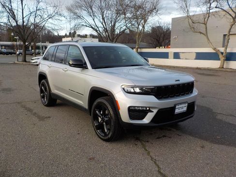 New 2025 Jeep Grand Cherokee Limited w/ Black Appearance Package AWD/4WD image 1