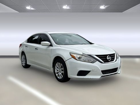 Used 2017 Nissan Altima 2.5 S w/ Power Driver Seat Package FWD image 6