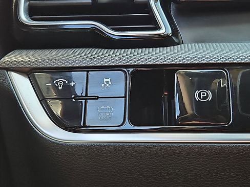 Used 2023 Kia Sportage LX image 24