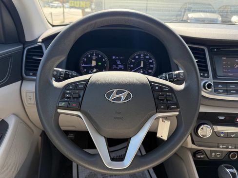 Used 2017 Hyundai Tucson SE AWD/4WD image 15