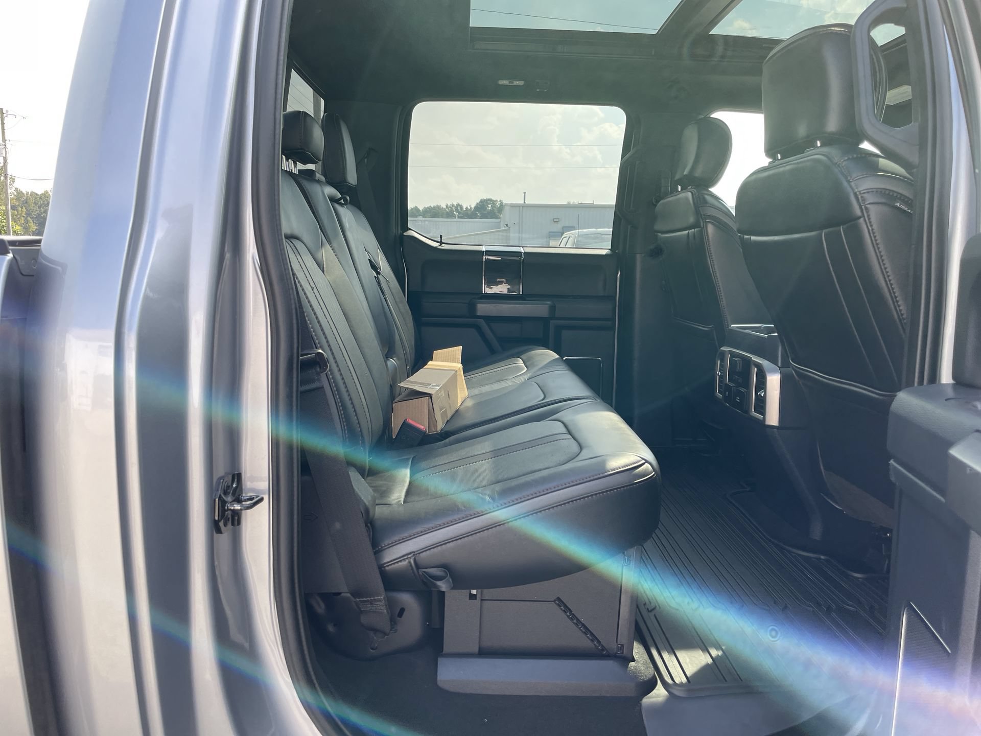 Used 2022 Ford F450 Platinum w/ FX4 Off-Road Package AWD/4WD image 33