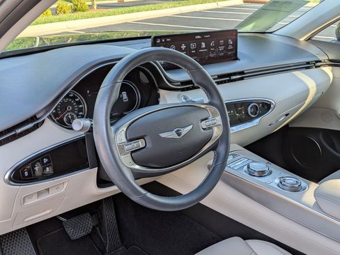 Used 2022 Genesis GV70 2.5T w/ Select Package AWD/4WD image 12