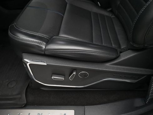 Used 2024 Ford F150 Platinum w/ FX4 Off-Road Package image 27