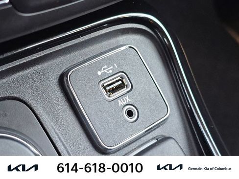 Used 2020 Jeep Compass Latitude AWD/4WD image 32