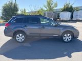 Used 2010 Subaru Outback 2.5i Premium image 2