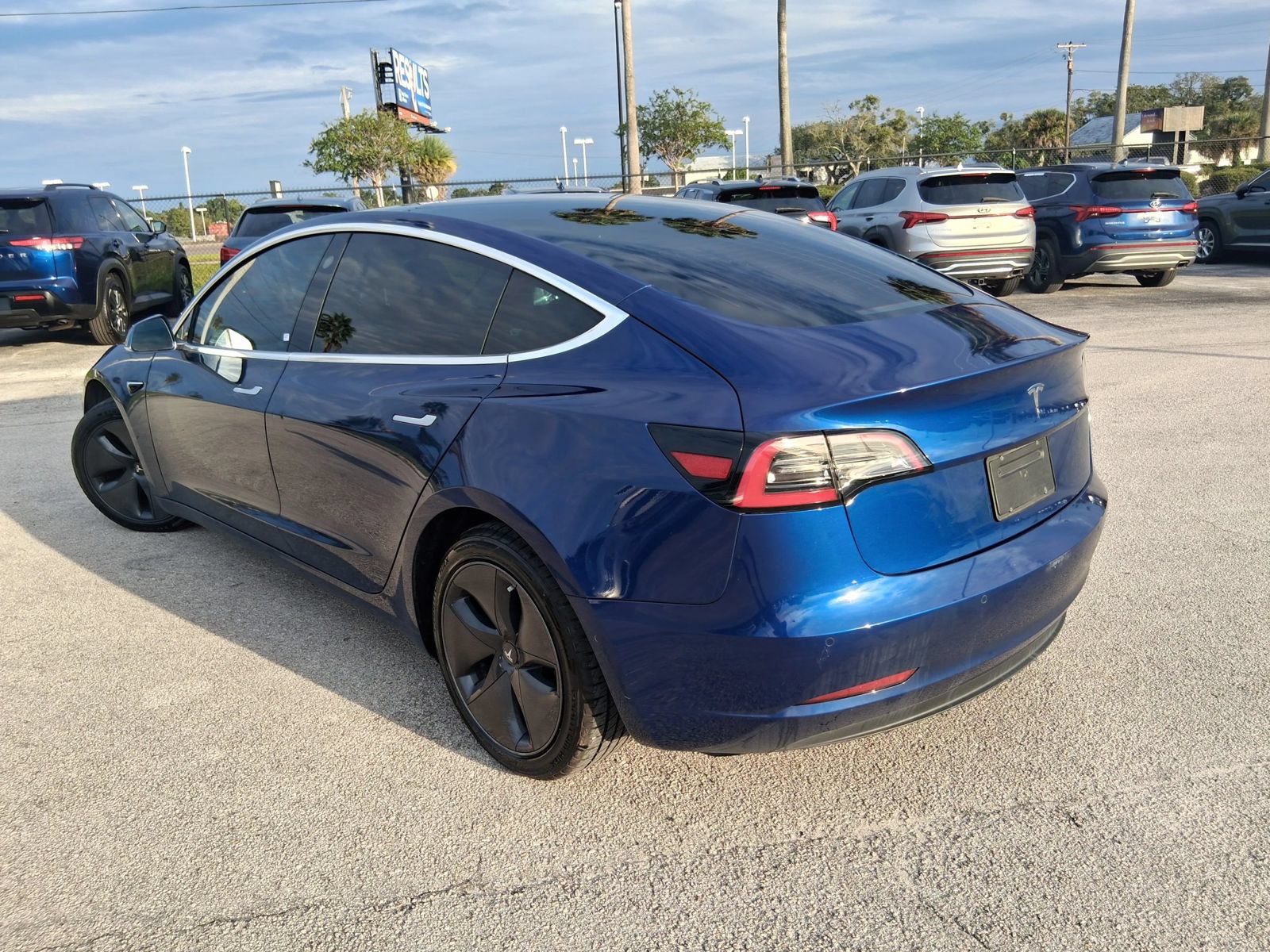 Used 2019 Tesla Model 3 Standard Range Plus RWD image 4