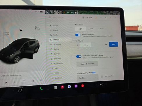Used 2021 Tesla Model Y Long Range image 45