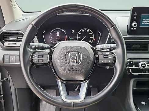 Used 2024 Honda Pilot Touring image 17