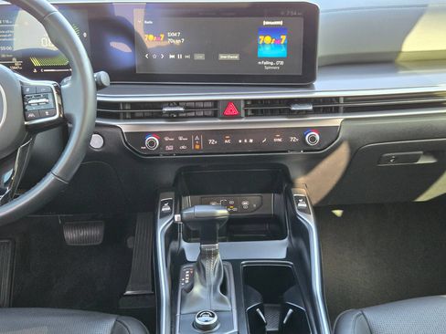 Used 2025 Kia Sorento S w/ Panoramic Sunroof Package FWD image 16